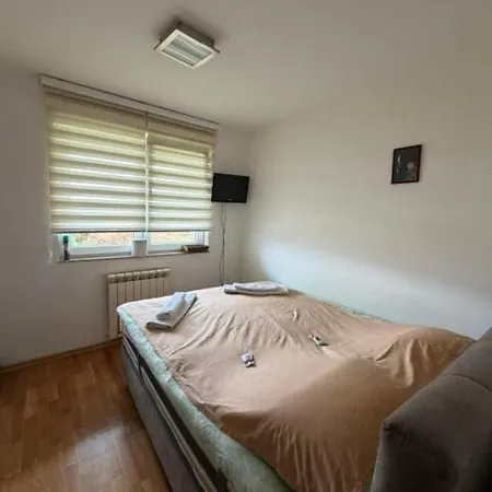 Azra Apartmán *